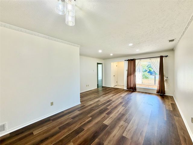 8405 Lullwater Drive, Dallas, TX 75218