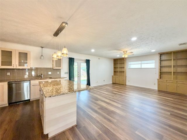 8405 Lullwater Drive, Dallas, TX 75218