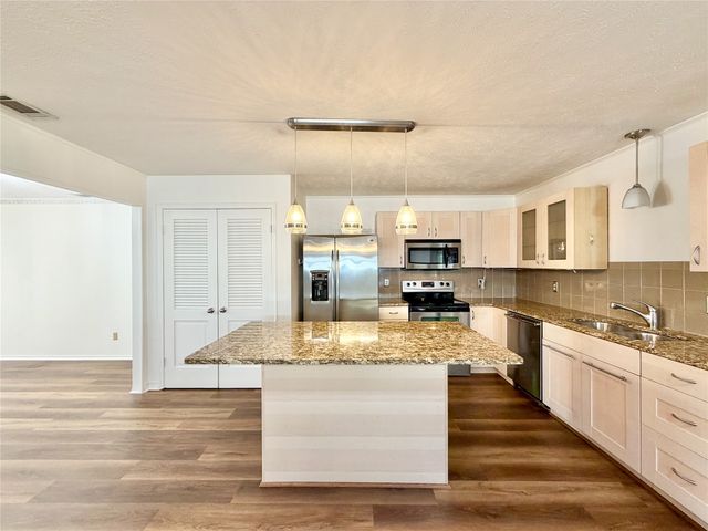 8405 Lullwater Drive, Dallas, TX 75218