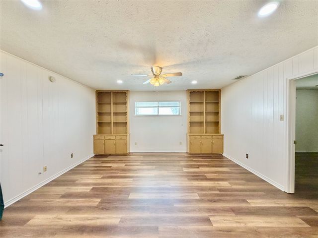 8405 Lullwater Drive, Dallas, TX 75218