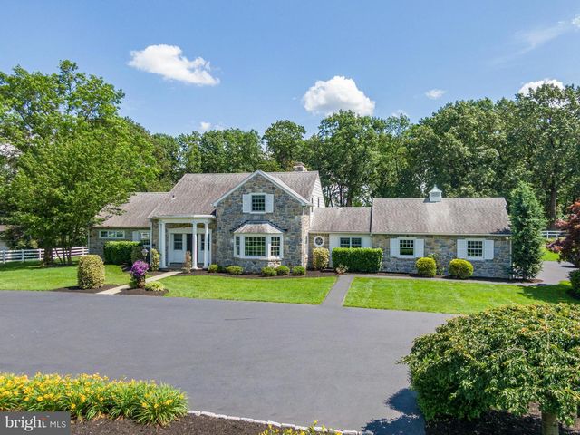 558 BROWNSVILLE RD, Sinking Spring, PA 19608