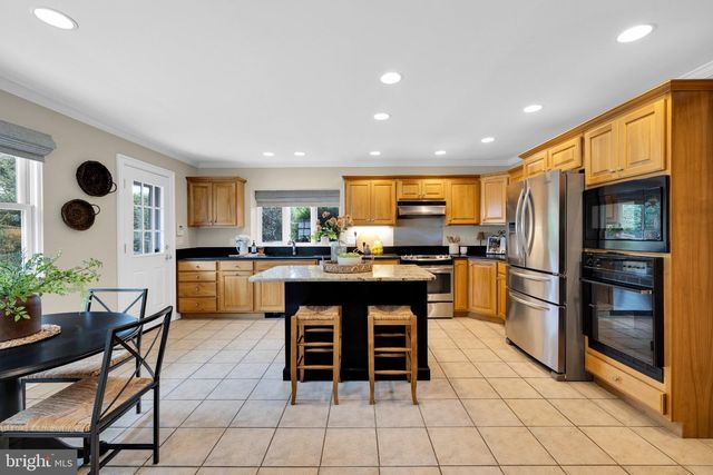 558 BROWNSVILLE RD, Sinking Spring, PA 19608
