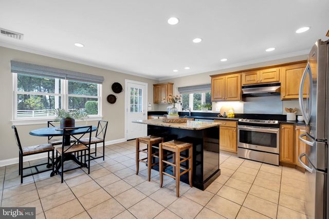 558 BROWNSVILLE RD, Sinking Spring, PA 19608