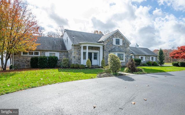 558 BROWNSVILLE RD, Sinking Spring, PA 19608