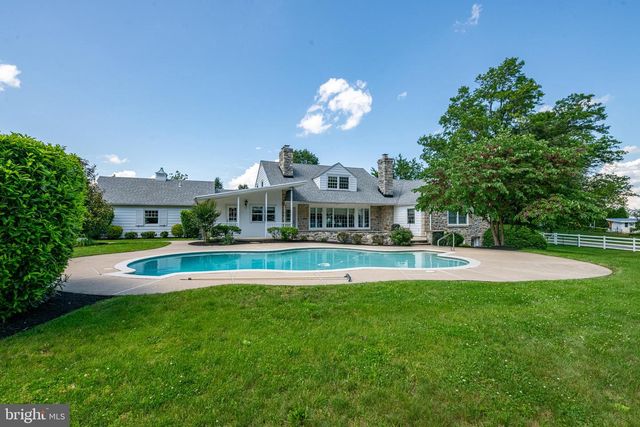 558 BROWNSVILLE RD, Sinking Spring, PA 19608