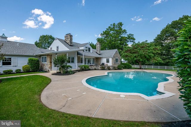 558 BROWNSVILLE RD, Sinking Spring, PA 19608