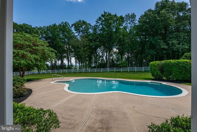 558 BROWNSVILLE RD, Sinking Spring, PA 19608