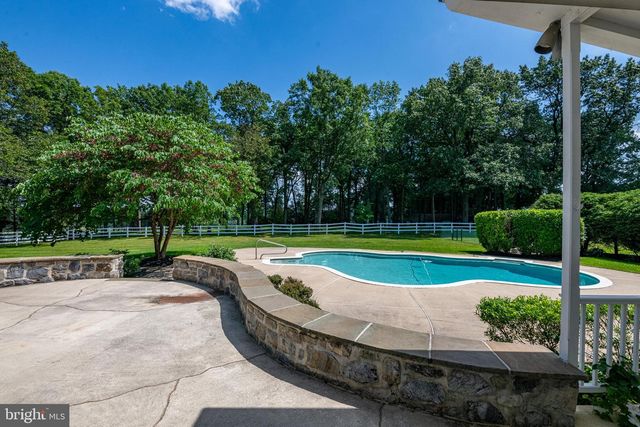 558 BROWNSVILLE RD, Sinking Spring, PA 19608
