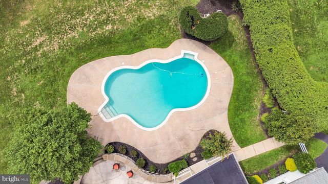558 BROWNSVILLE RD, Sinking Spring, PA 19608