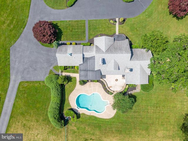 558 BROWNSVILLE RD, Sinking Spring, PA 19608