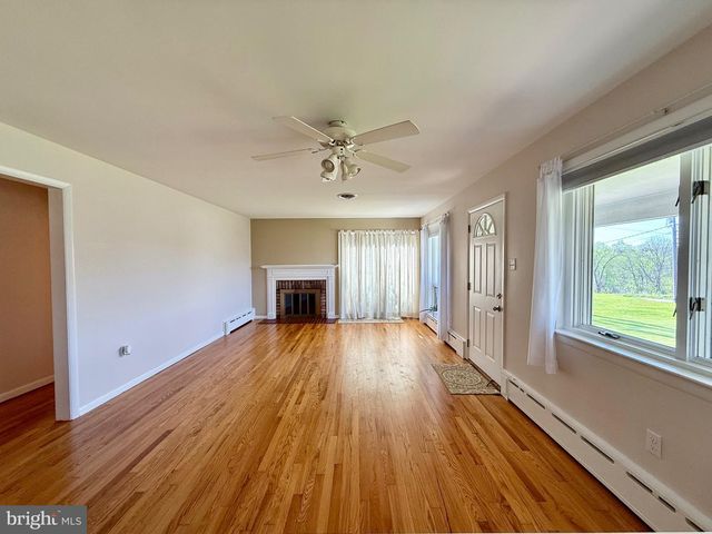 623 W MAIN ST, Hummelstown, PA 17036