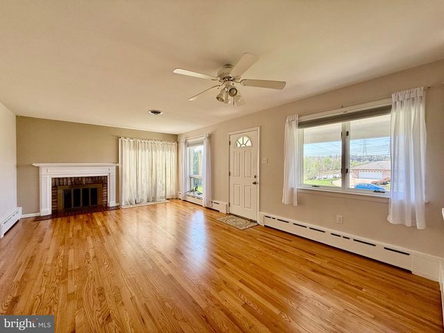 623 W MAIN ST, Hummelstown, PA 17036