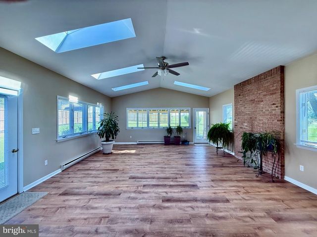623 W MAIN ST, Hummelstown, PA 17036