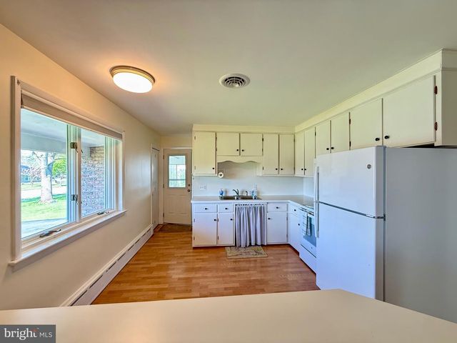 623 W MAIN ST, Hummelstown, PA 17036
