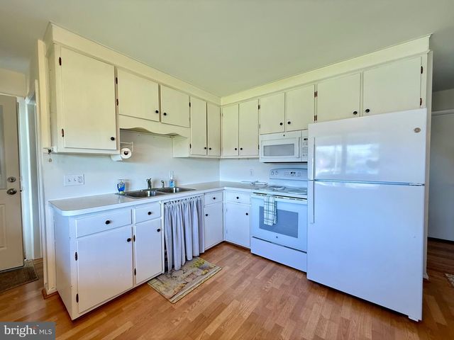 623 W MAIN ST, Hummelstown, PA 17036