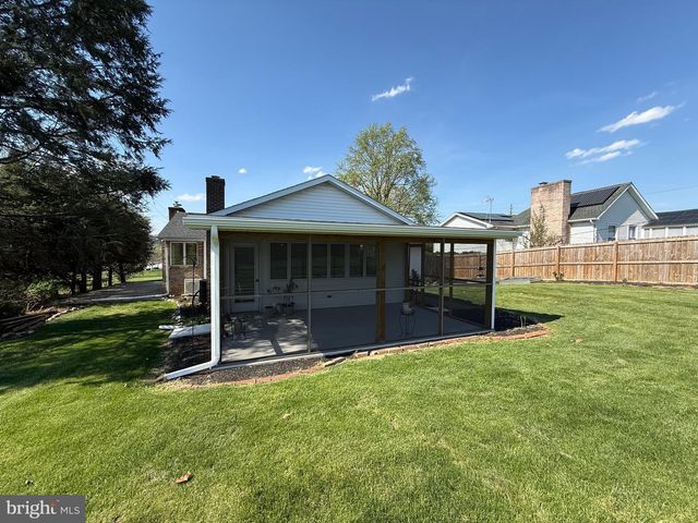 623 W MAIN ST, Hummelstown, PA 17036