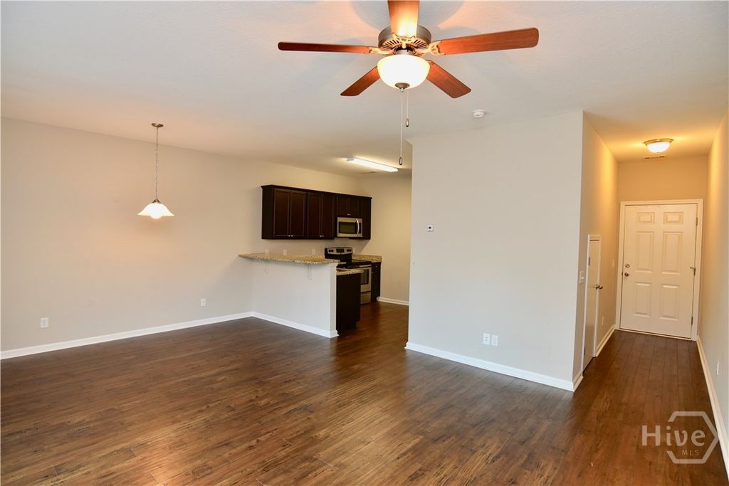 Image 4 of property listing at 45 Walker Court, Richmond Hill, GA 31324