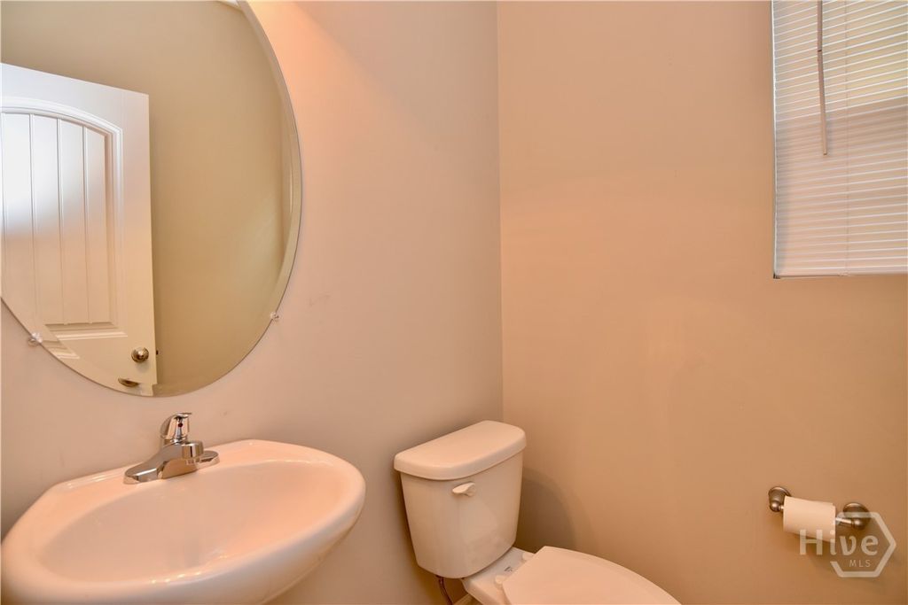 Image 5 of property listing at 45 Walker Court, Richmond Hill, GA 31324