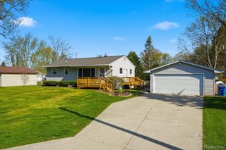 6414 Lanman Drive, Waterford Charter Township, MI 48329