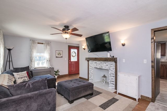 77 Lindbergh Blvd, Westfield, MA 01085