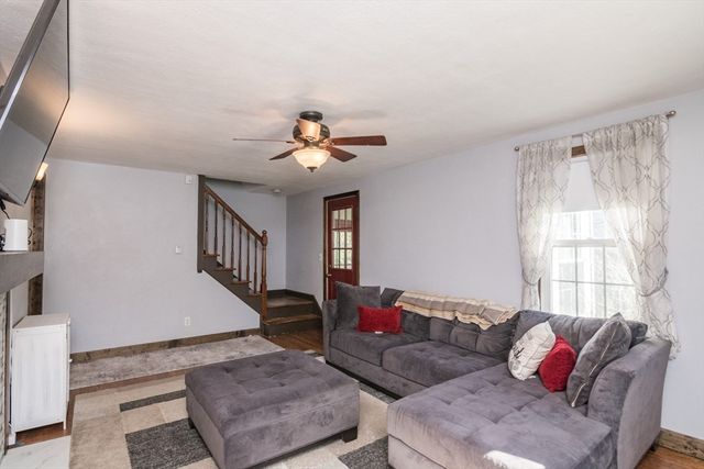 77 Lindbergh Blvd, Westfield, MA 01085