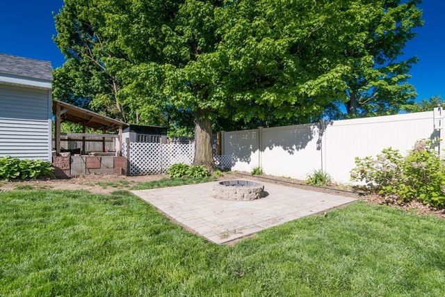 77 Lindbergh Blvd, Westfield, MA 01085