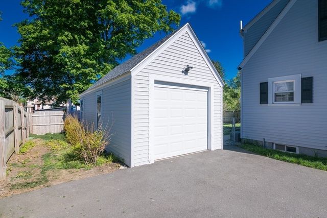 77 Lindbergh Blvd, Westfield, MA 01085