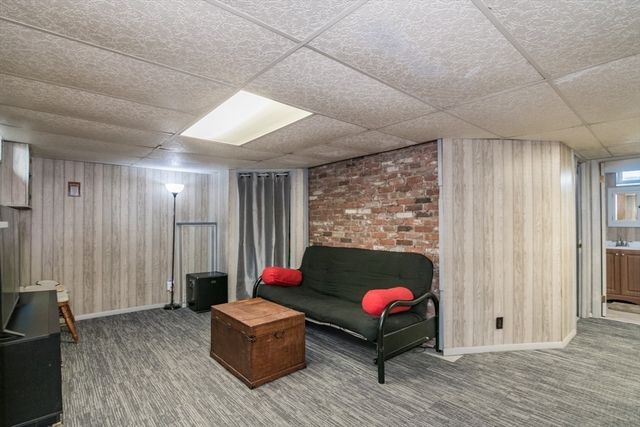 77 Lindbergh Blvd, Westfield, MA 01085