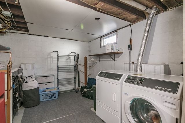 77 Lindbergh Blvd, Westfield, MA 01085
