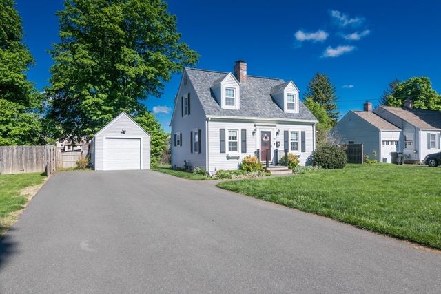 77 Lindbergh Blvd, Westfield, MA 01085