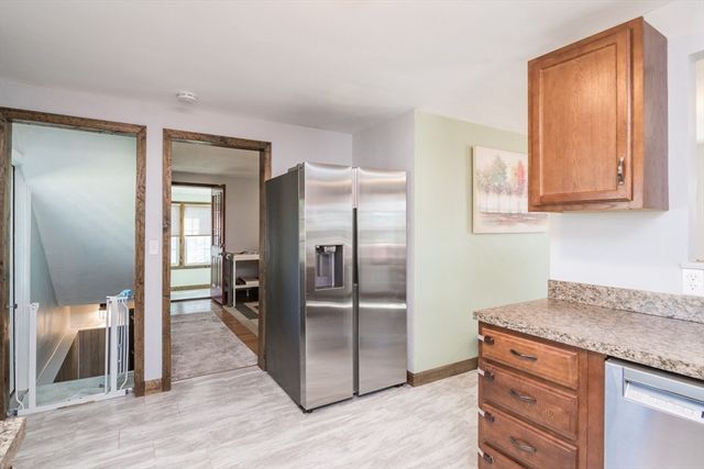 77 Lindbergh Blvd, Westfield, MA 01085