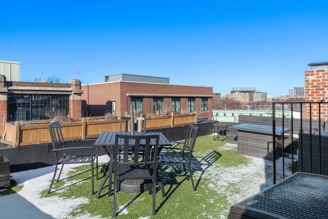 145 Charles St 4, Boston, MA 02114