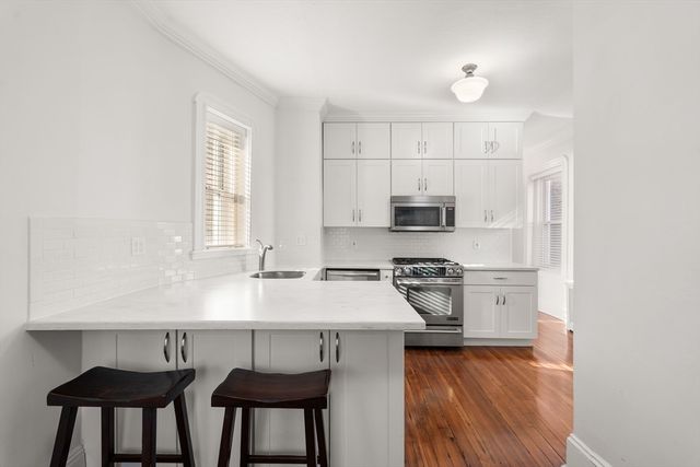 145 Charles St 4, Boston, MA 02114