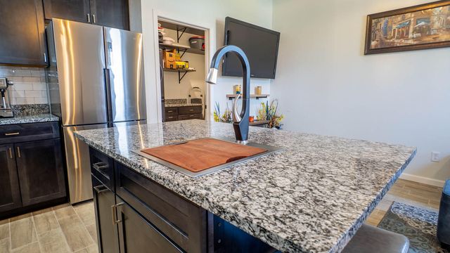 402 E 6th Street, Willow Springs, MO 65793