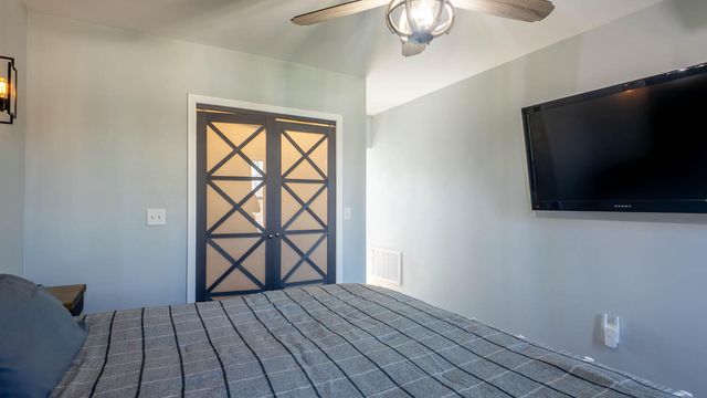 402 E 6th Street, Willow Springs, MO 65793