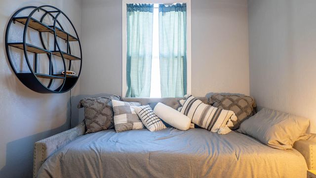 402 E 6th Street, Willow Springs, MO 65793