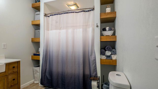 402 E 6th Street, Willow Springs, MO 65793