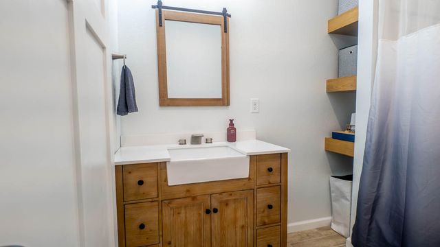 402 E 6th Street, Willow Springs, MO 65793