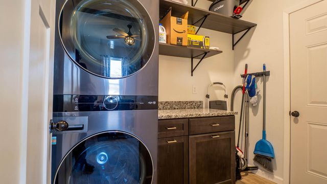 402 E 6th Street, Willow Springs, MO 65793