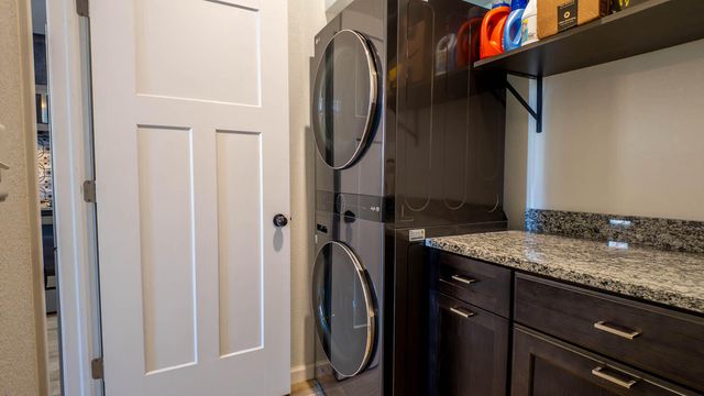 402 E 6th Street, Willow Springs, MO 65793