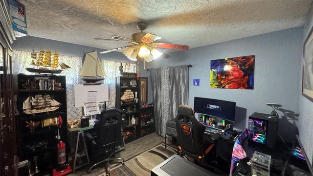 4717 17th Street, Bacliff, TX 77518