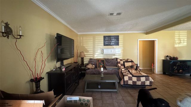 4717 17th Street, Bacliff, TX 77518