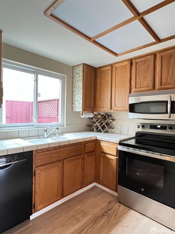 945 Fassler Avenue, Pacifica, CA 94044