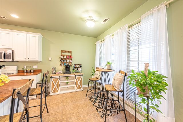 516 Brandy Station Drive, Fayetteville, AR 72704