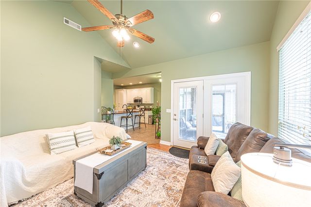 516 Brandy Station Drive, Fayetteville, AR 72704