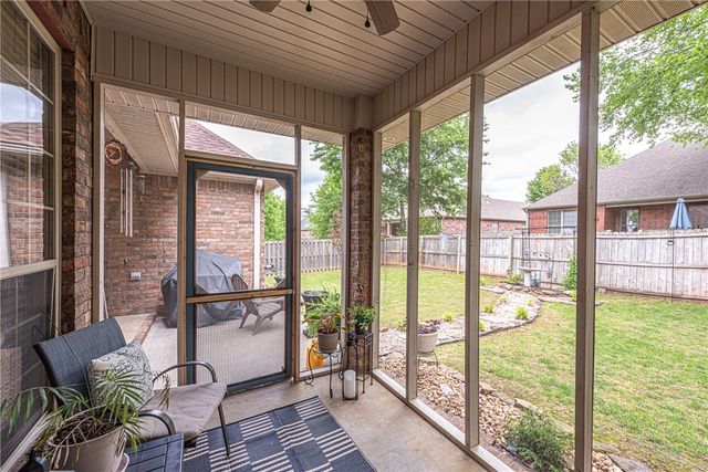 516 Brandy Station Drive, Fayetteville, AR 72704