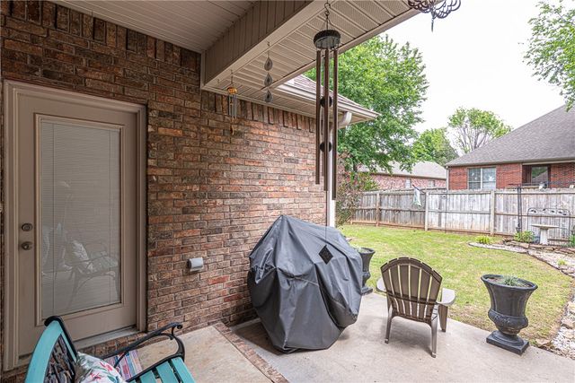 516 Brandy Station Drive, Fayetteville, AR 72704
