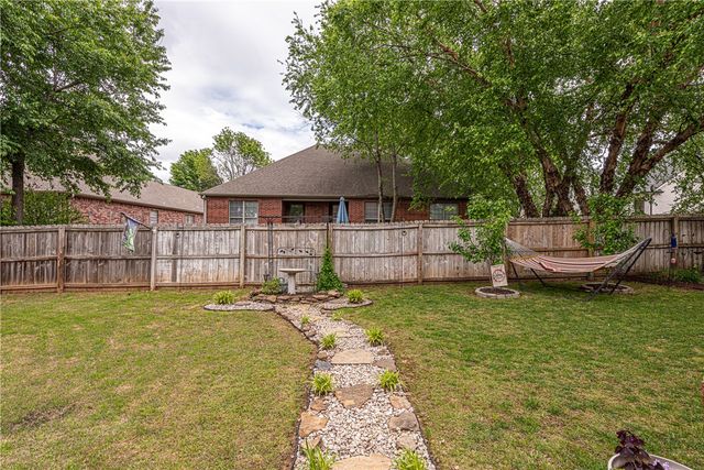 516 Brandy Station Drive, Fayetteville, AR 72704
