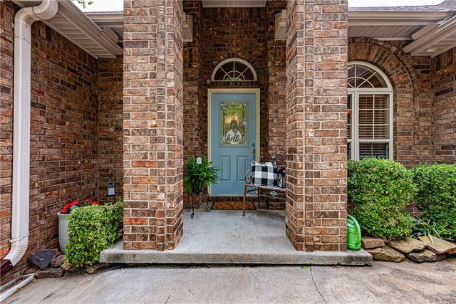 516 Brandy Station Drive, Fayetteville, AR 72704