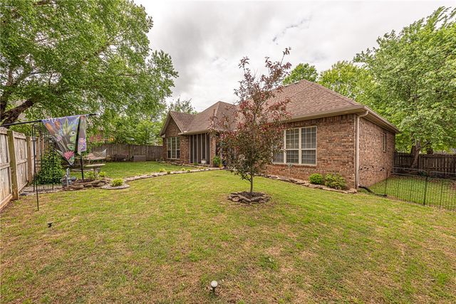 516 Brandy Station Drive, Fayetteville, AR 72704